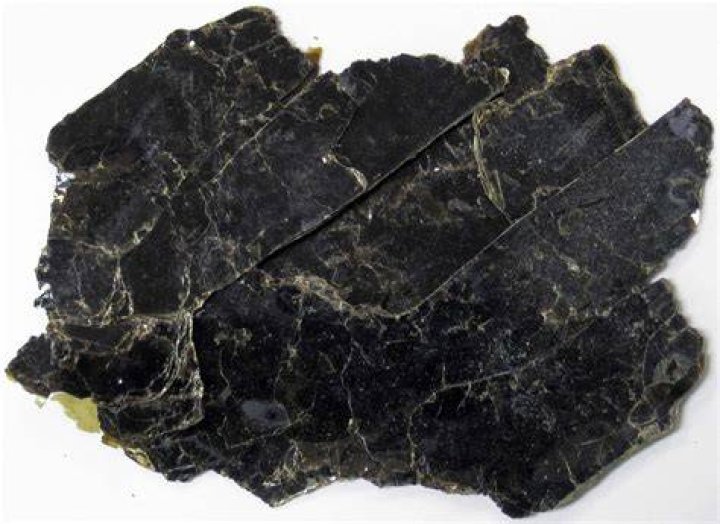Why is biotite black?